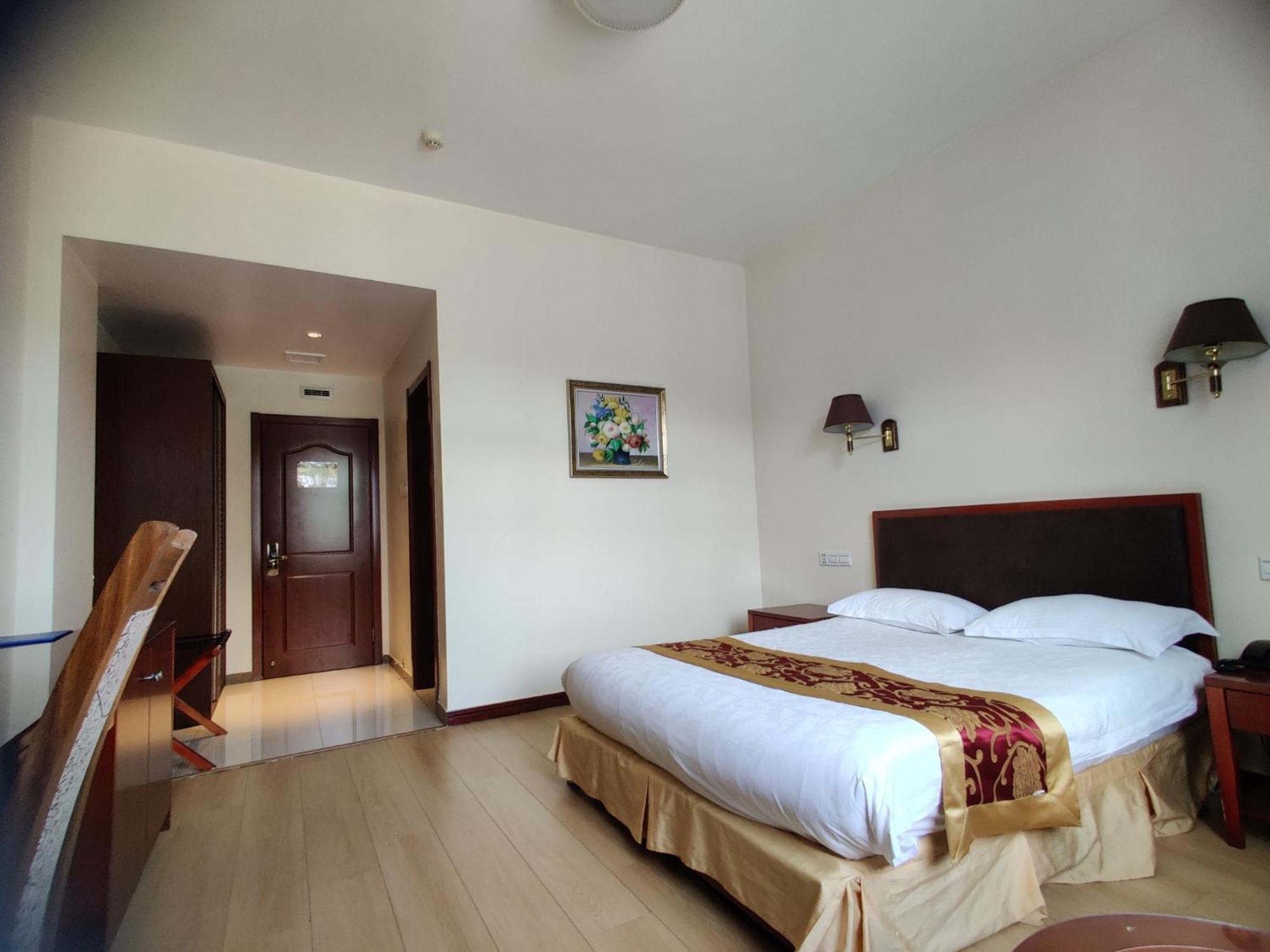 Soluxe Club International Hotel Nairobi Buitenkant foto
