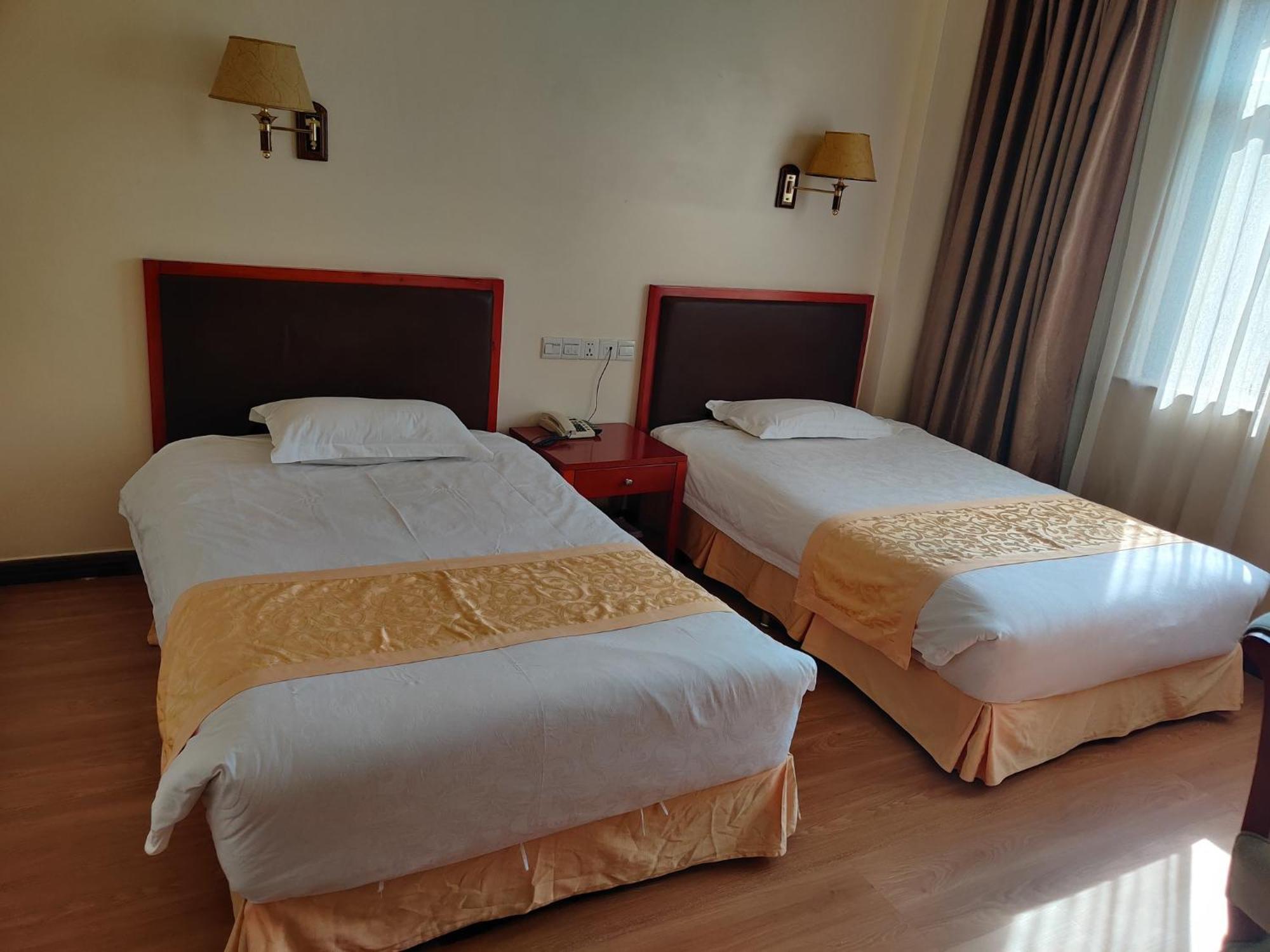 Soluxe Club International Hotel Nairobi Buitenkant foto