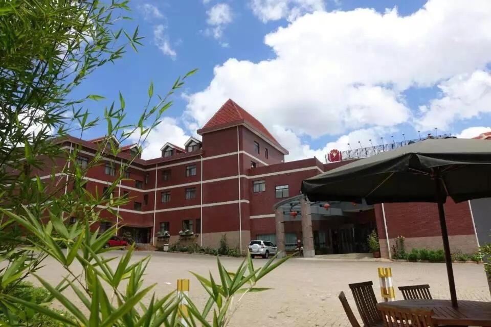 Soluxe Club International Hotel Nairobi Buitenkant foto