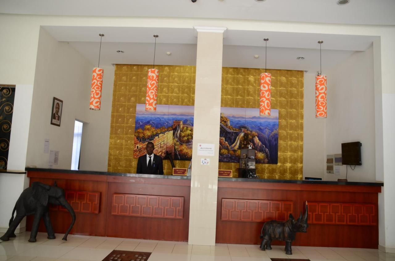 Soluxe Club International Hotel Nairobi Buitenkant foto